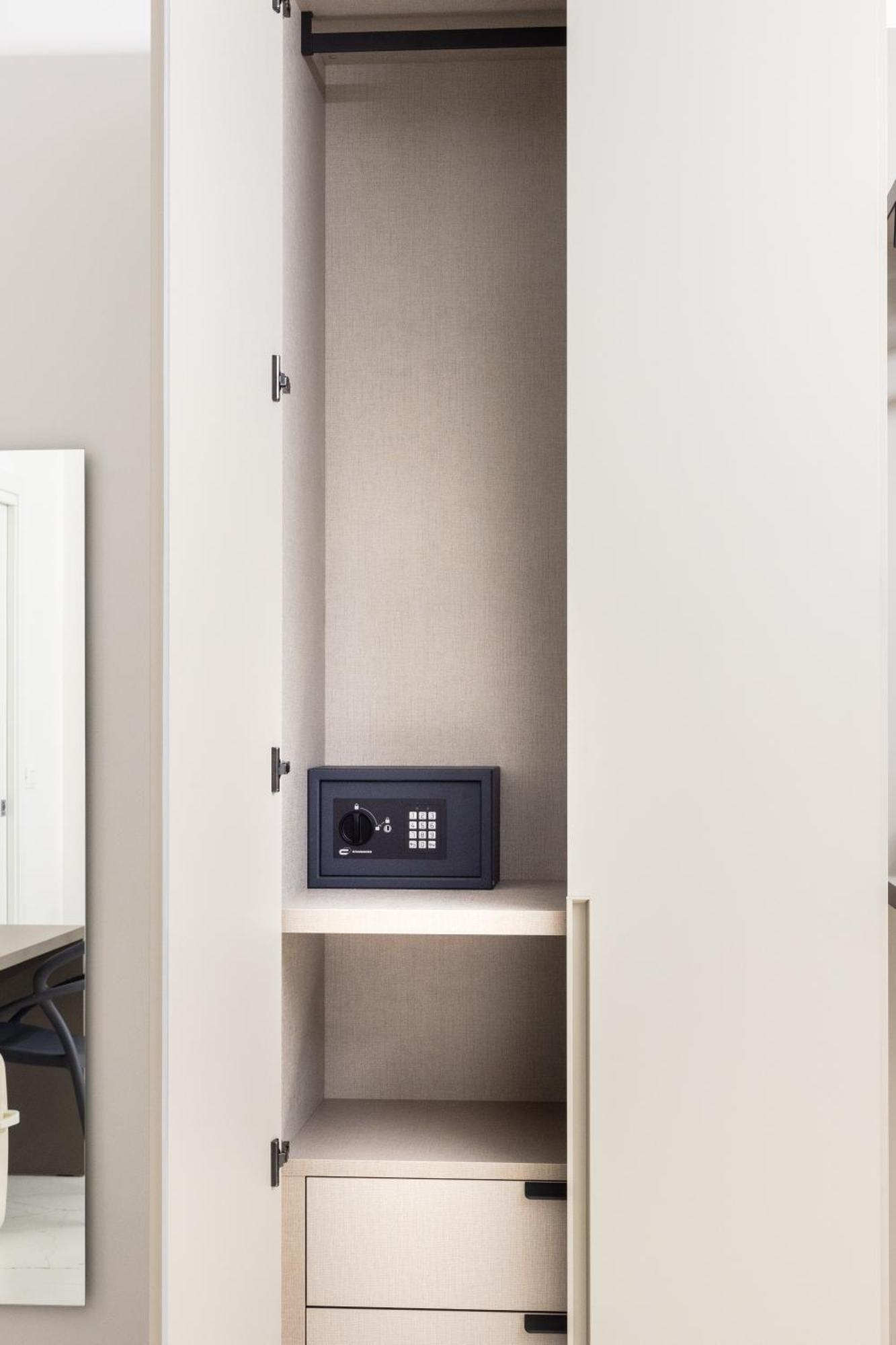 Excelsior Station Suite Болонья Экстерьер фото