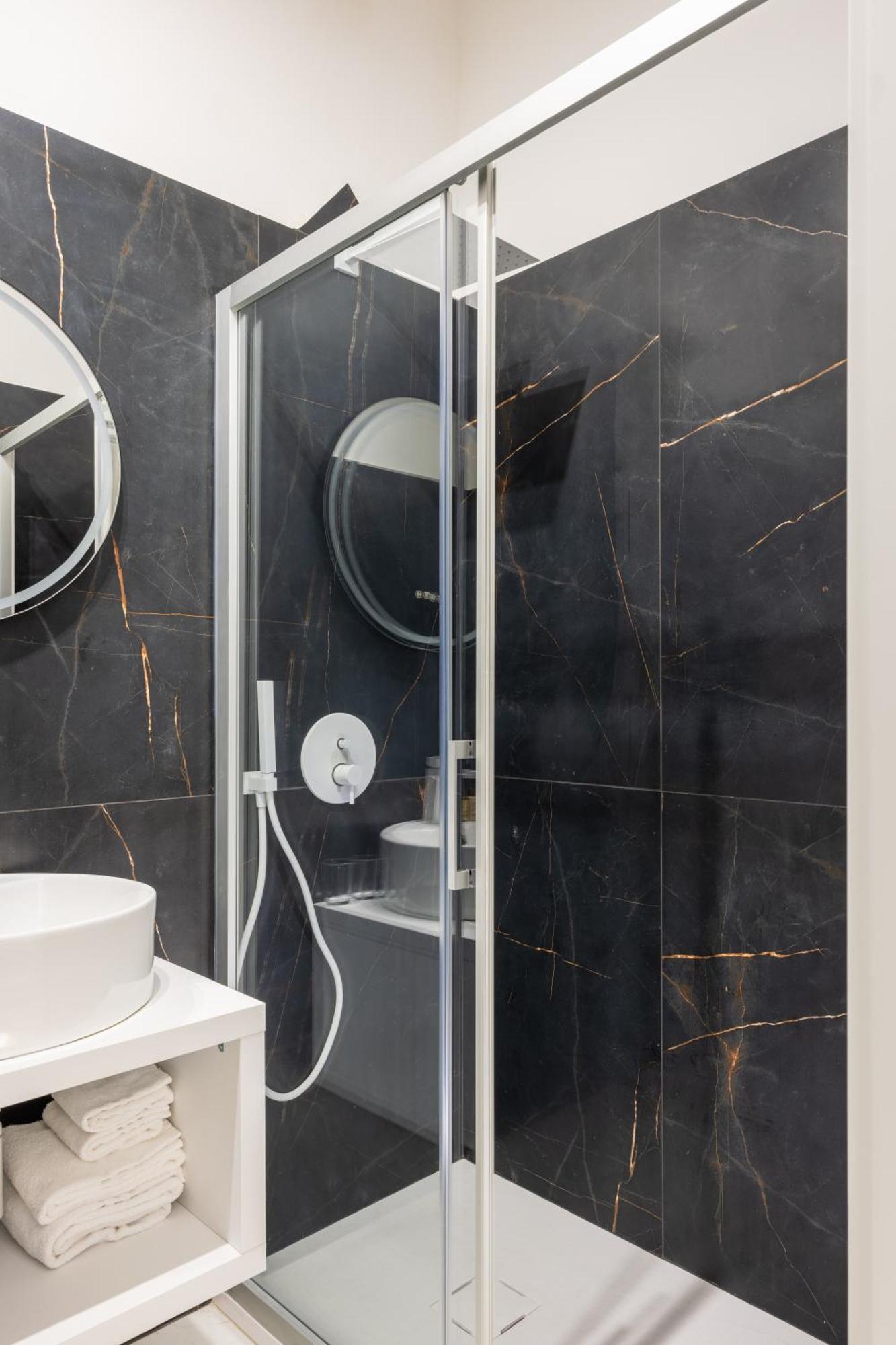Excelsior Station Suite Болонья Экстерьер фото