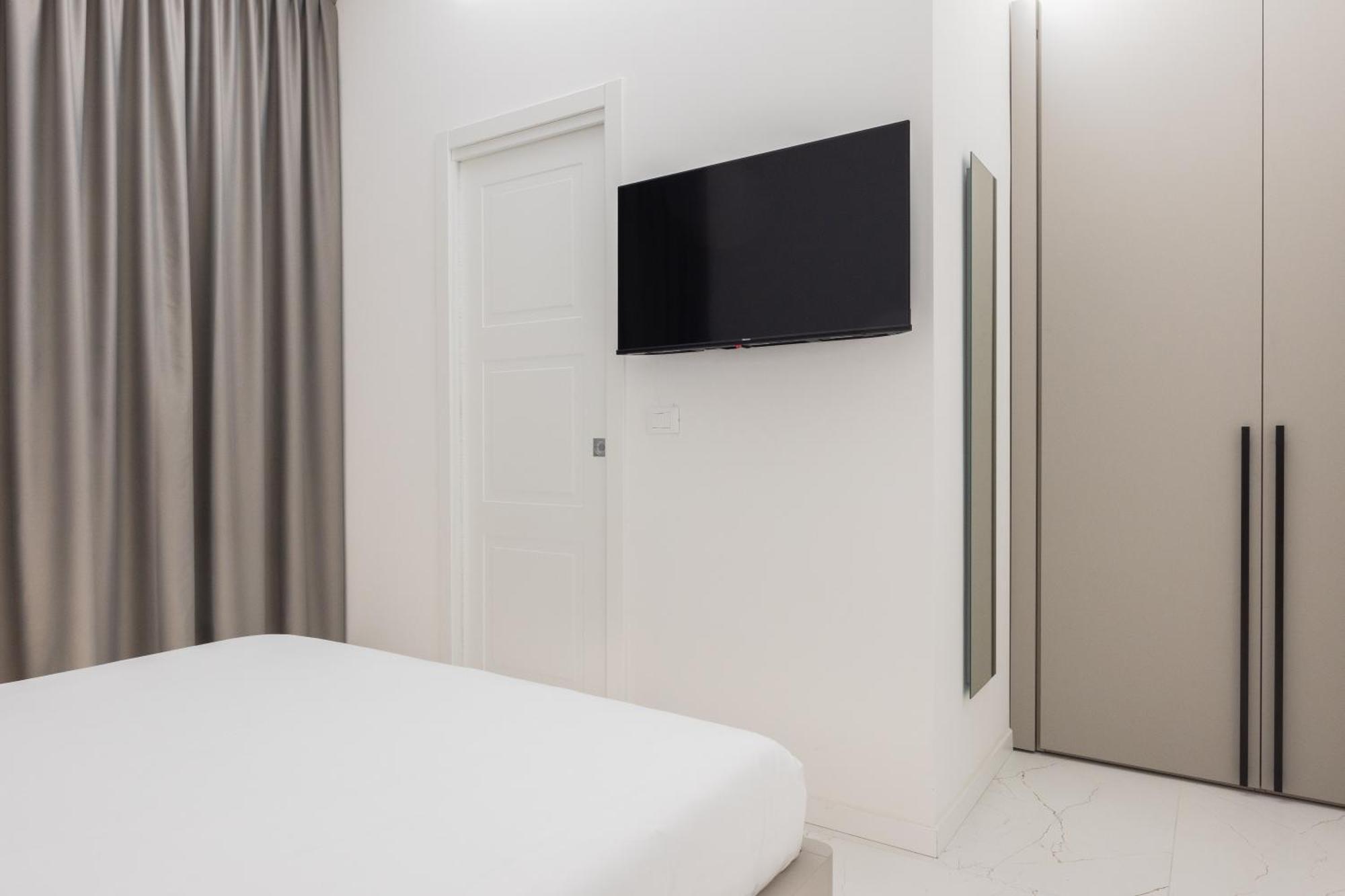Excelsior Station Suite Болонья Экстерьер фото